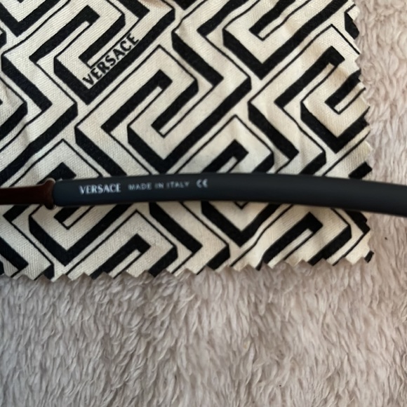 VERSACE // vintage y2k gradient lens sunglasses - Picture 4 of 4